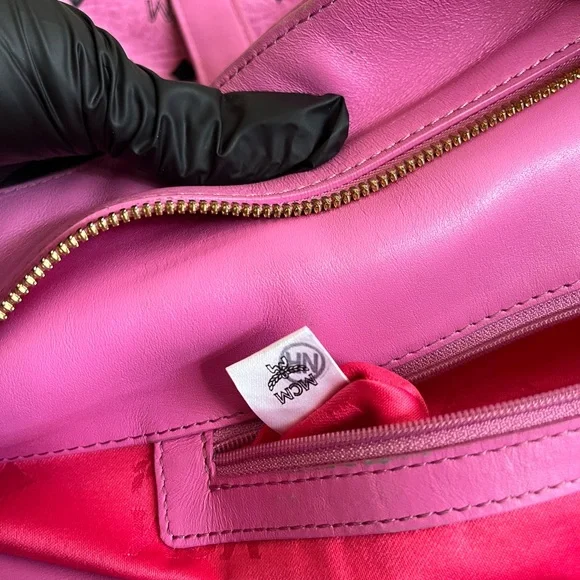 MCM Vibrant Pink Logo large Tote - Picture 4 of 15